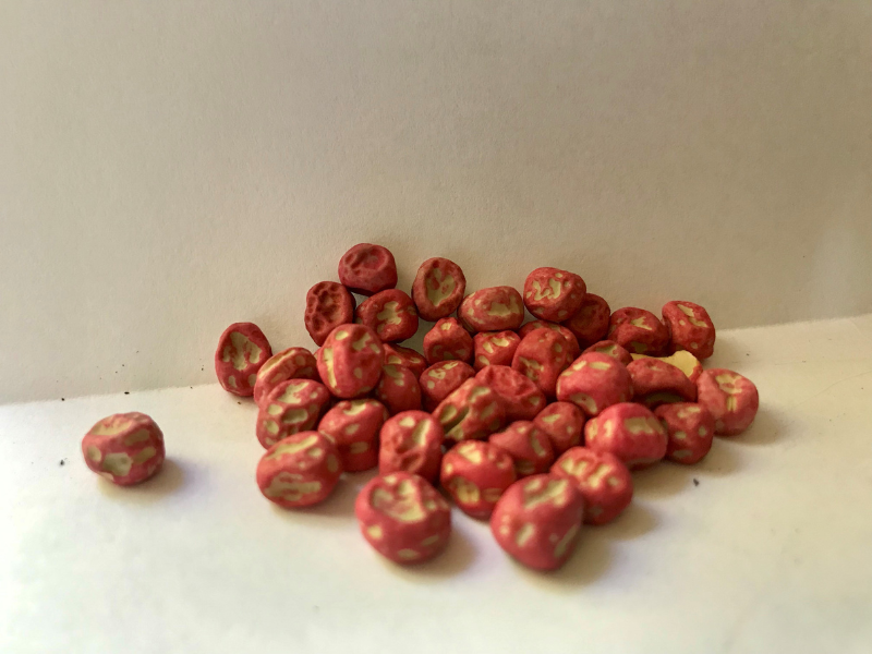 Red pea seeds